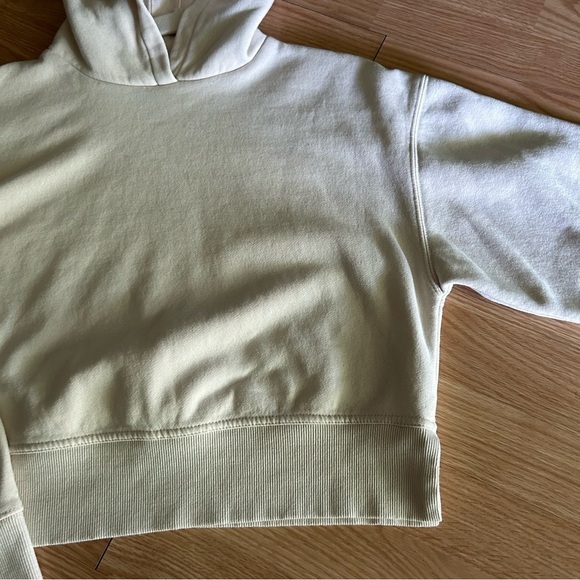 Zara Beige Cropped Hooded Sweater Women’s Small - Picture 4 of 9